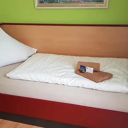 Hotel Landhotel & Altenburg 2*